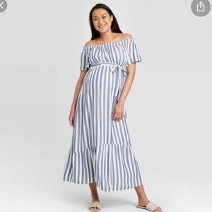 Ingrid & Isabel Maternity Dress